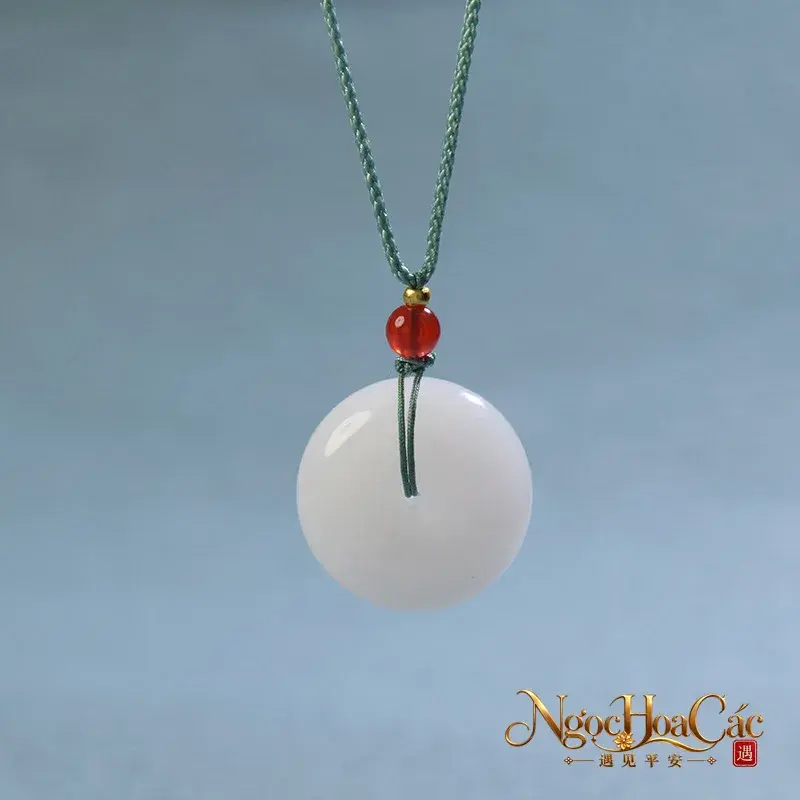 Mặt dây khấu bình an ngọc kim ti Đông Hải - hình sản phẩm